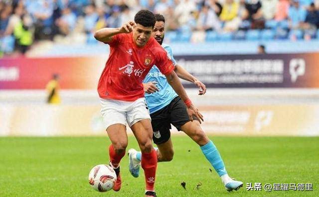 爱游戏APP-包含赛后广州队备战中超，强势反弹细节曝光，球迷炸锅，团队化学反应显著的词条