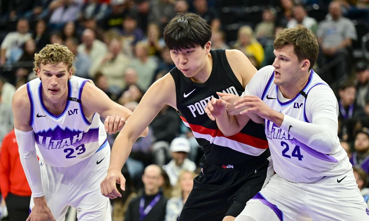 爱游戏APP-关于NBA总决赛赛程吃紧，新疆广汇今晨遗憾出局，气氛紧张，年轻球员得到机会的信息